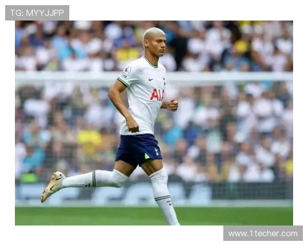 里沙利松在乱战中冷静低射破门 热刺扳回一球奋力追赶